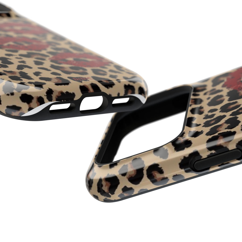 Leopard Kiss