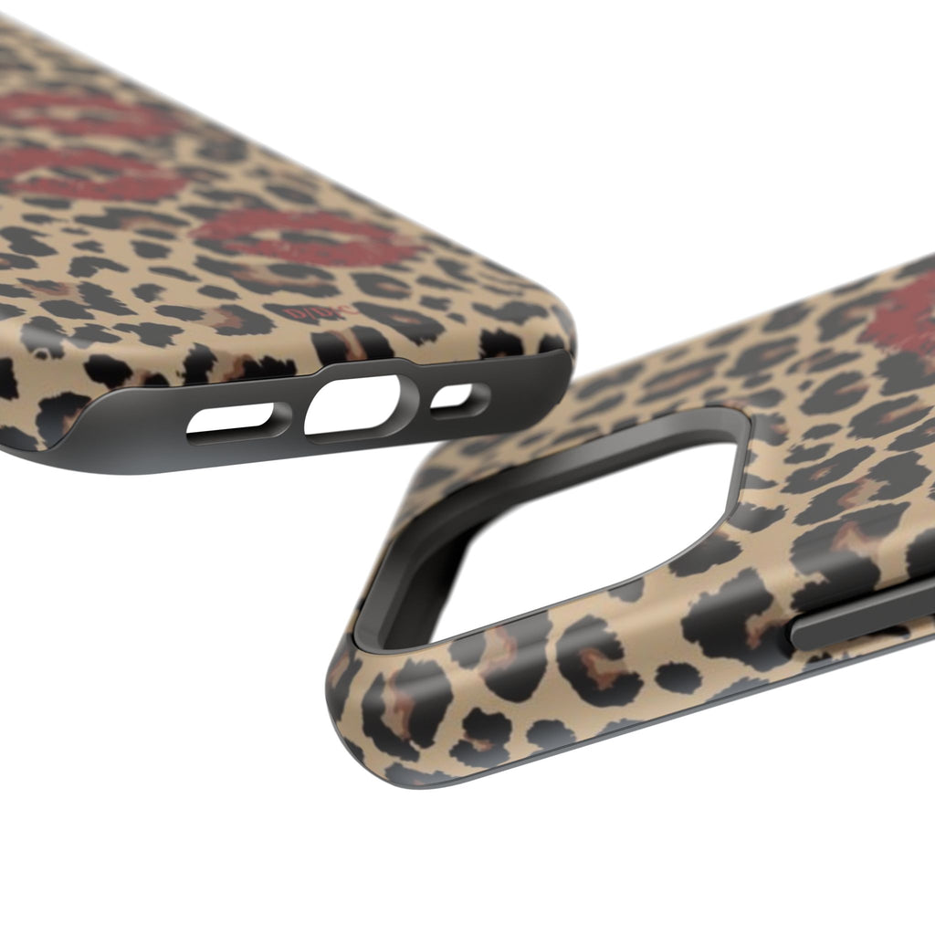 Leopard Kiss