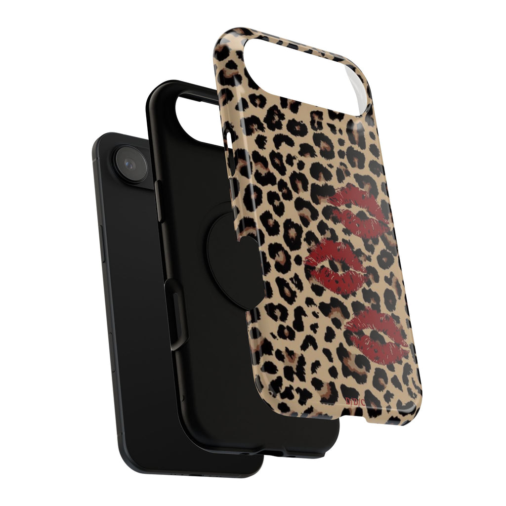 Leopard Kiss