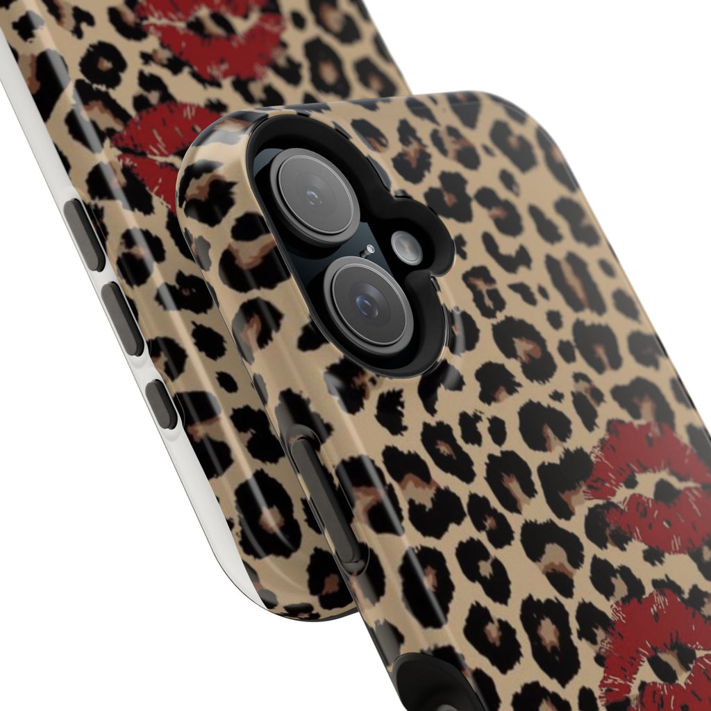 Leopard Kiss