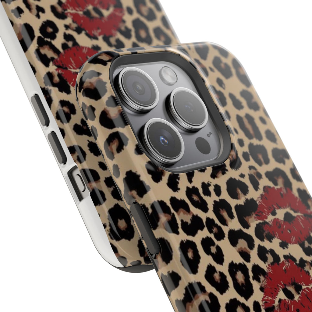 Leopard Kiss