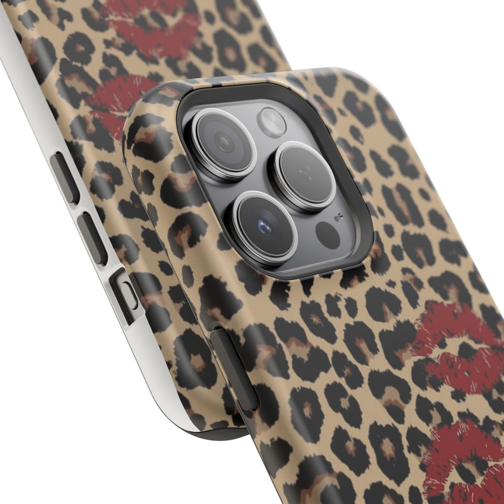Leopard Kiss