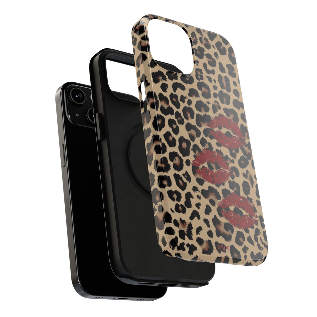 Leopard Kiss