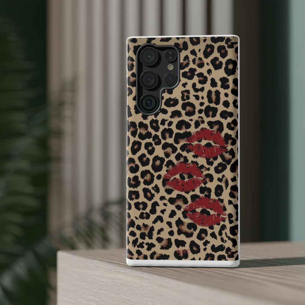 Leopard Kiss