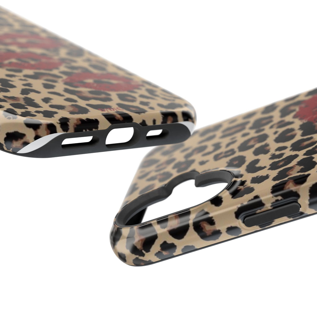 Leopard Kiss