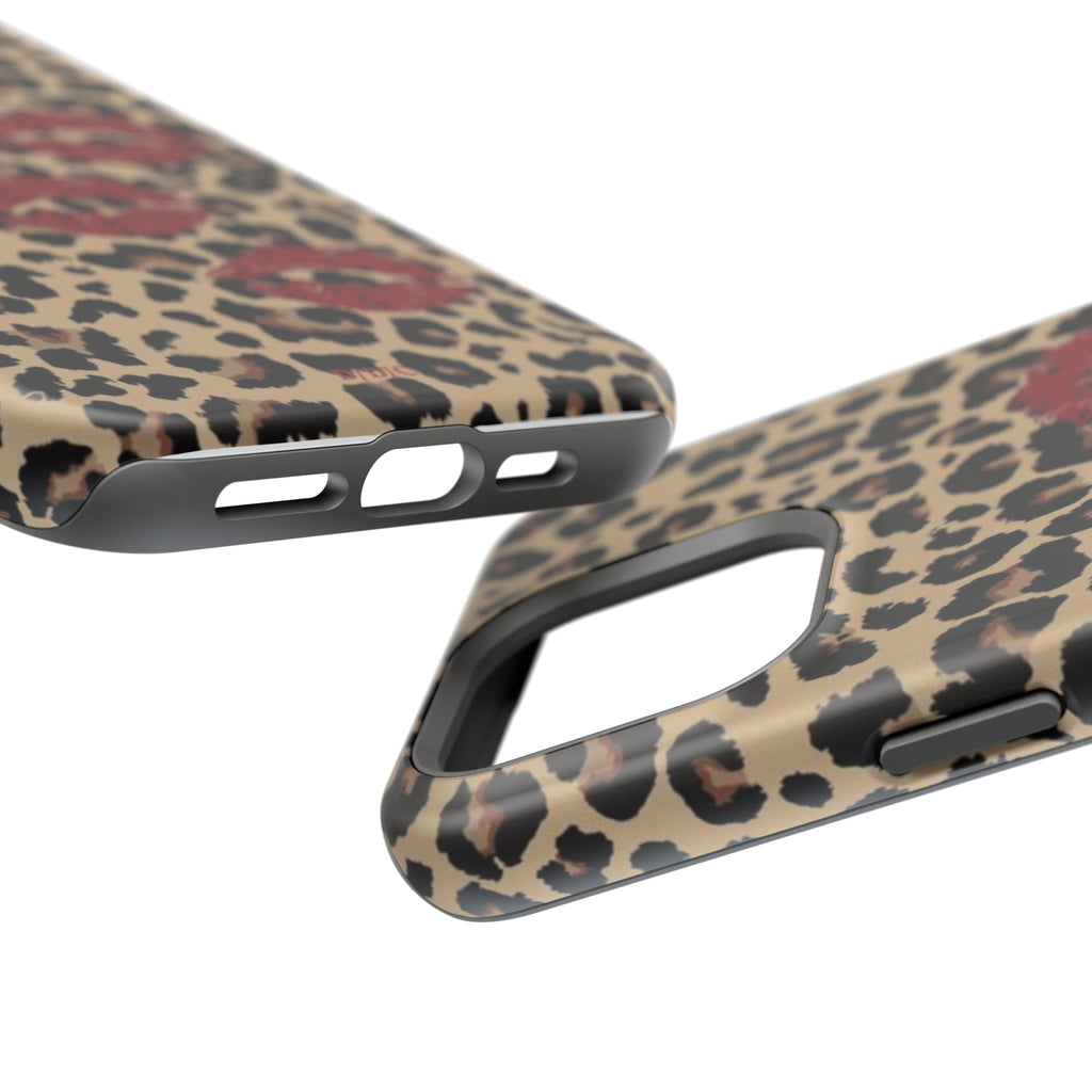 Leopard Kiss