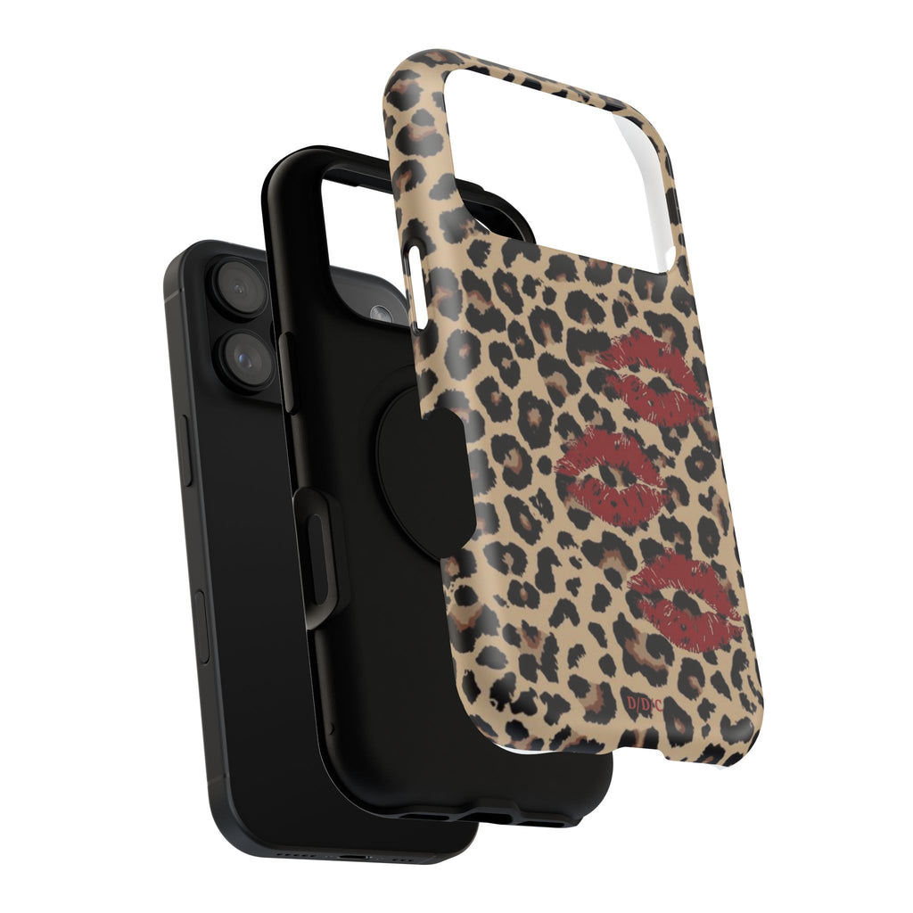 Leopard Kiss