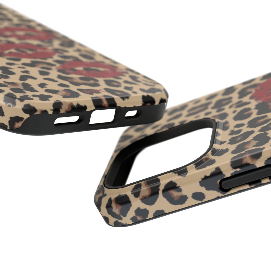Leopard Kiss