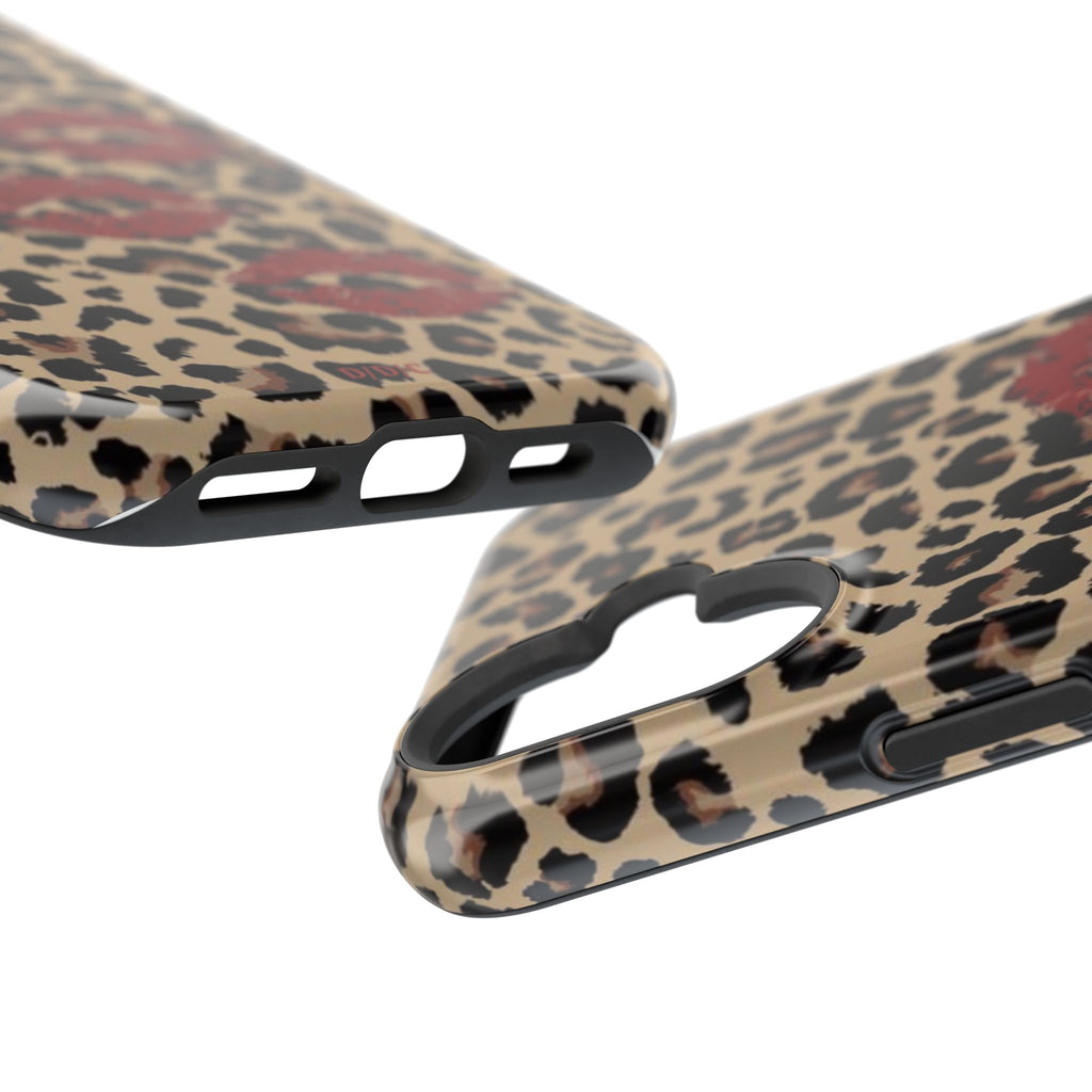 Leopard Kiss