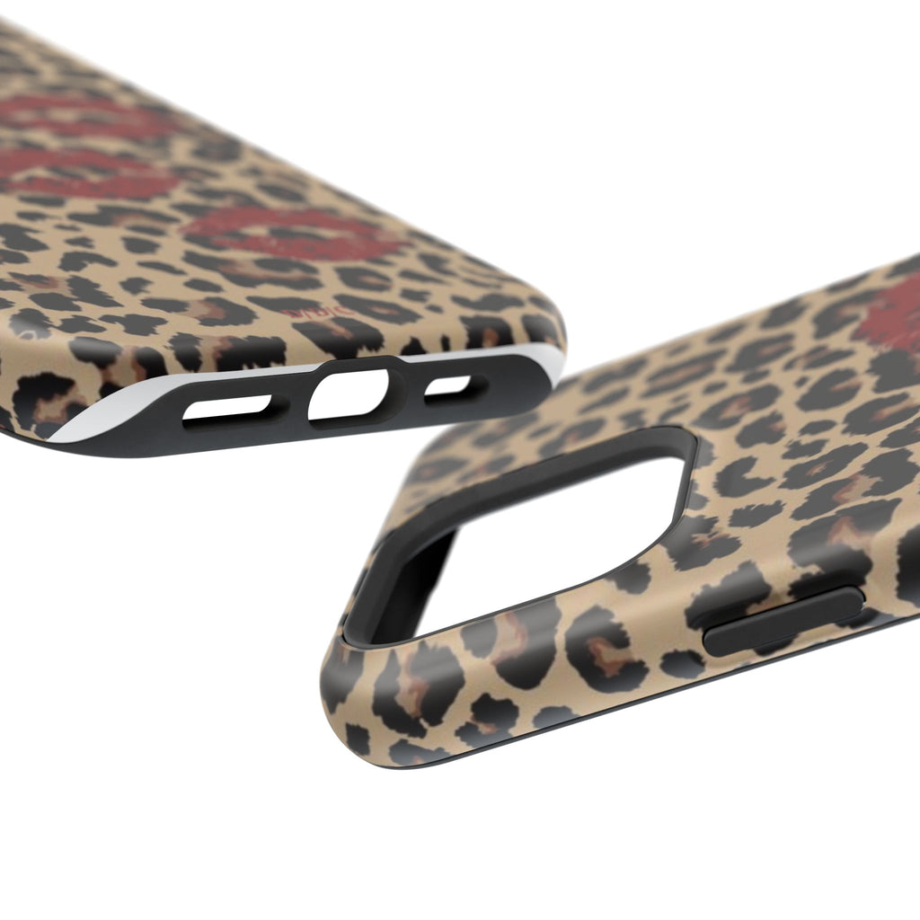 Leopard Kiss