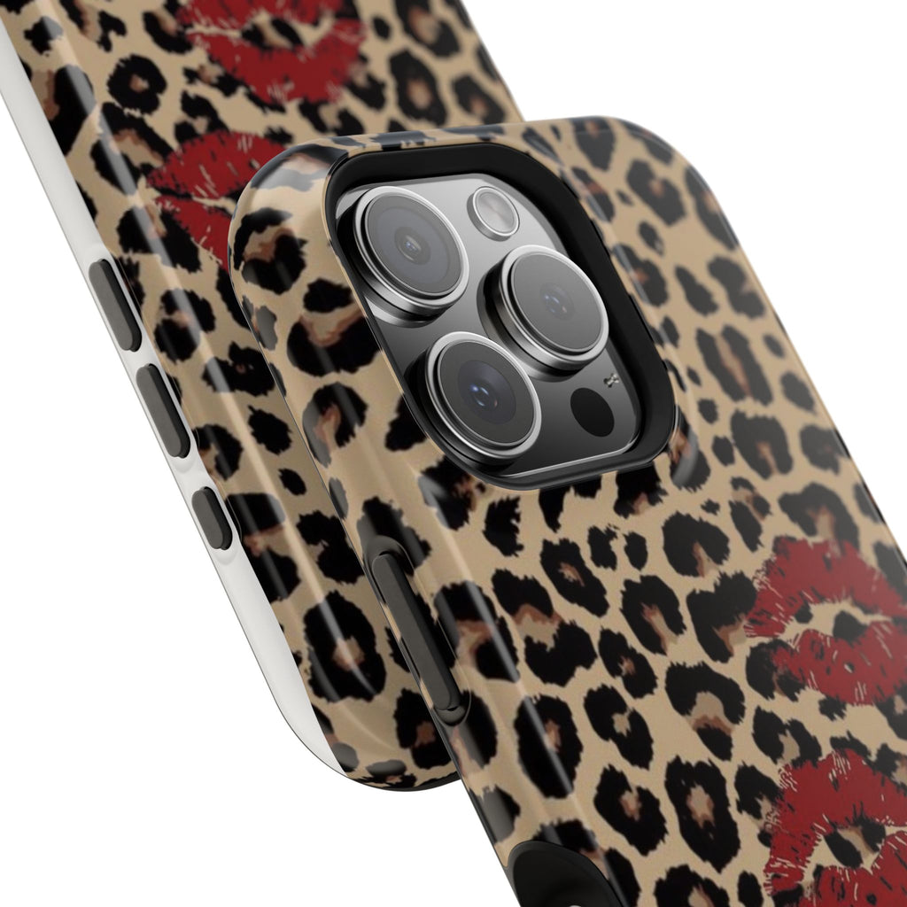 Leopard Kiss