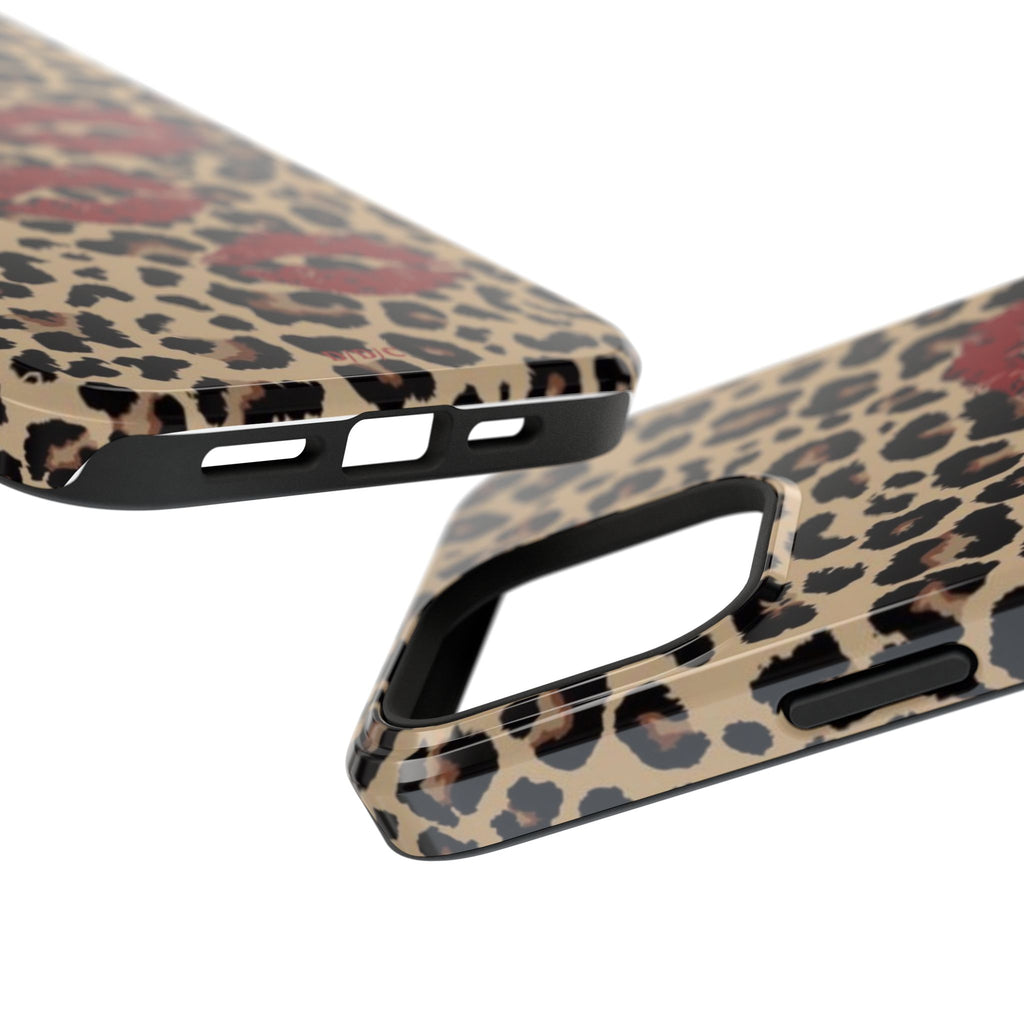 Leopard Kiss