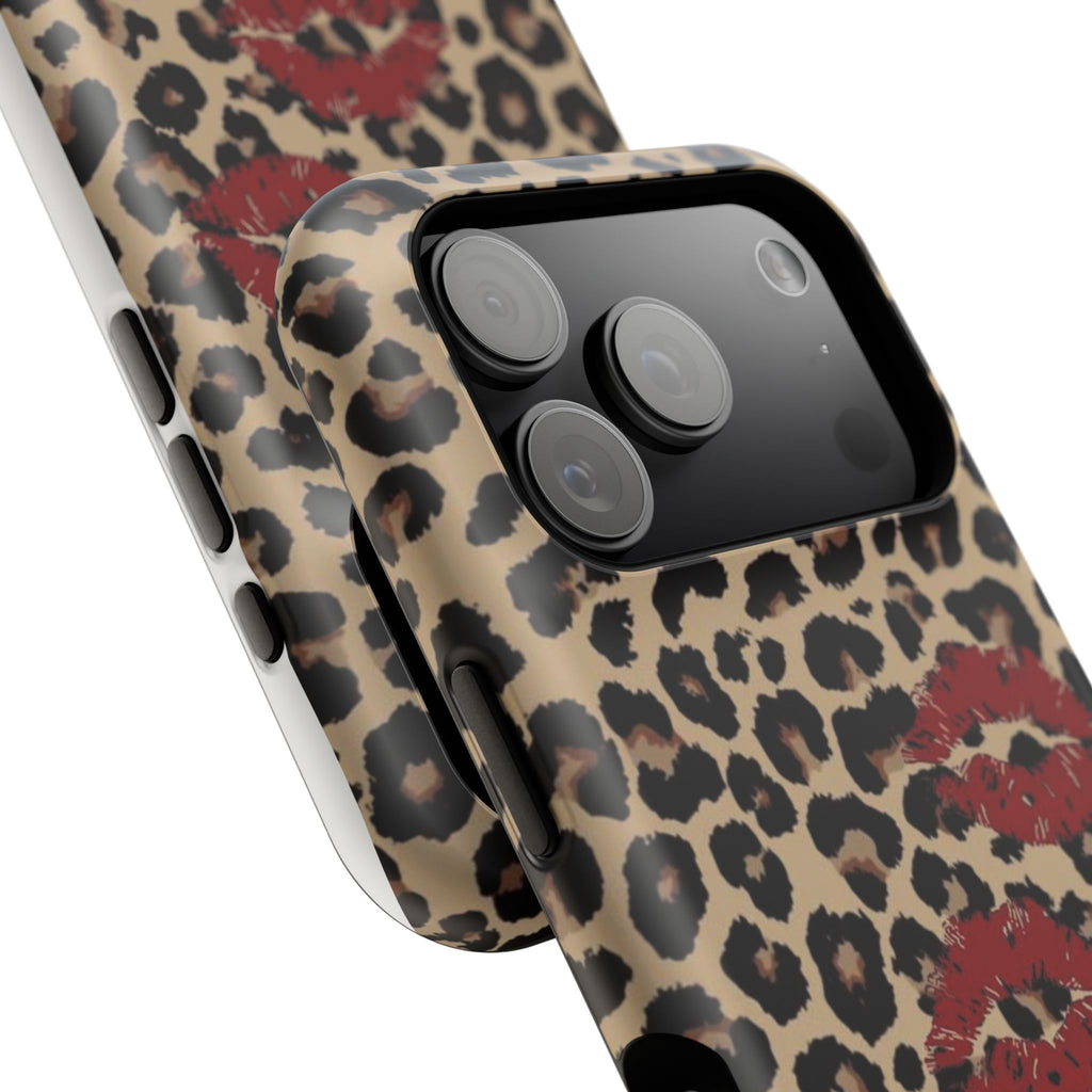 Leopard Kiss