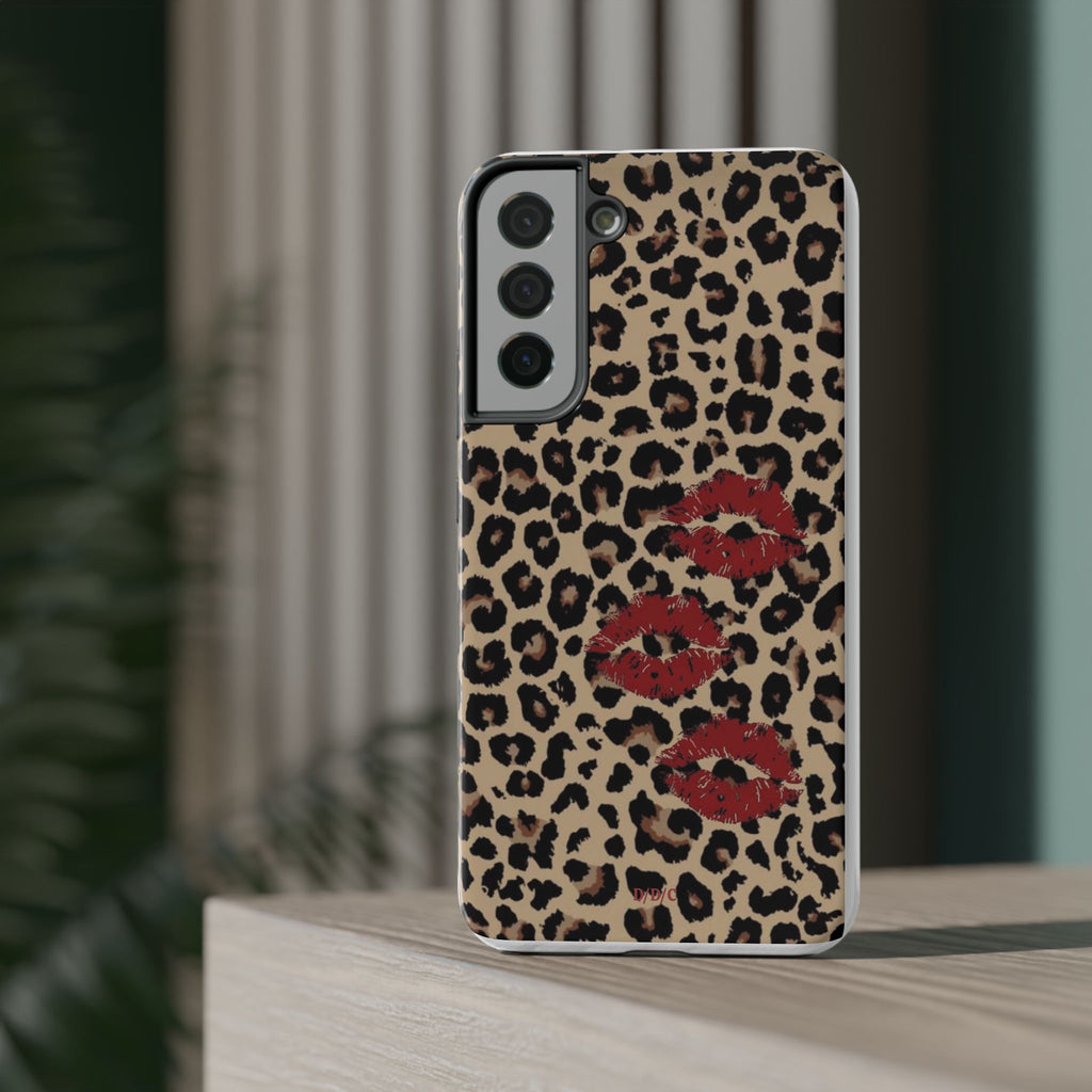 Leopard Kiss