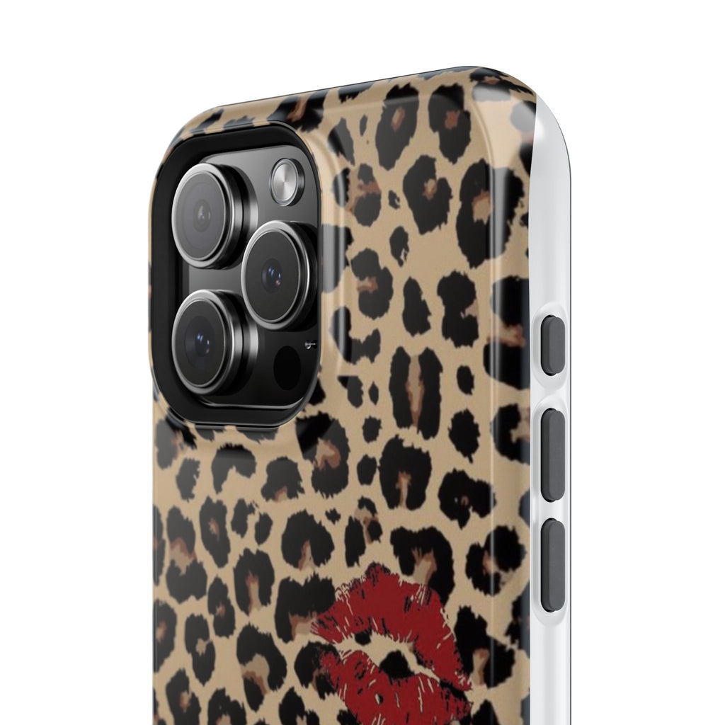 Leopard Kiss