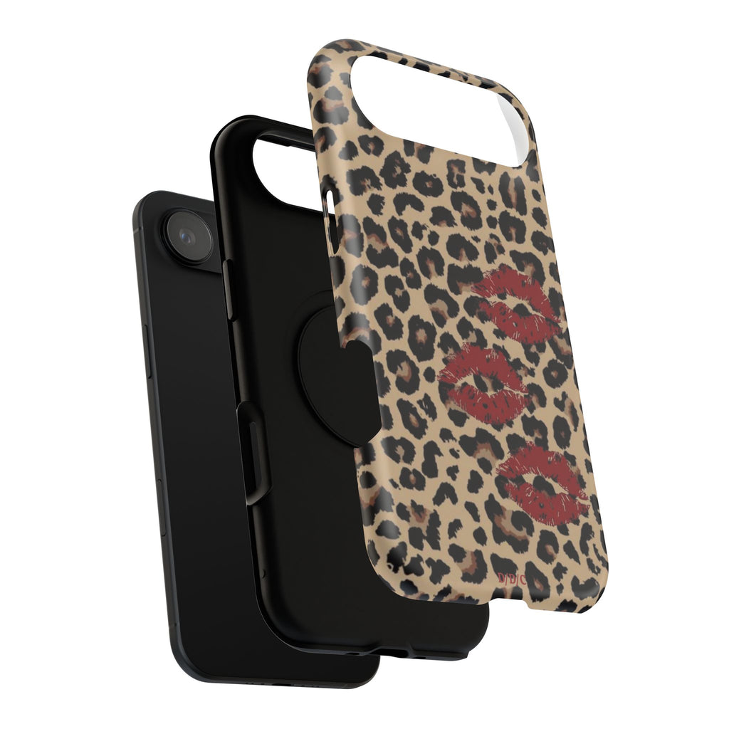 Leopard Kiss