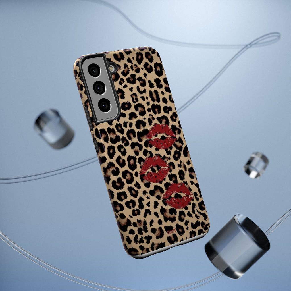 Leopard Kiss